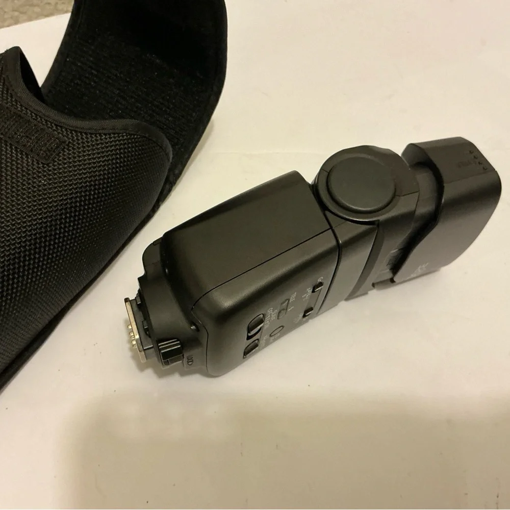 Canon Speedlite 320EX Flash - Black